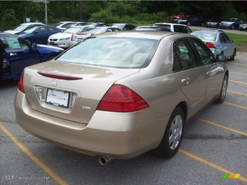 2006 Accord LX Sedan - Desert Mist Metallic / Ivory photo #21