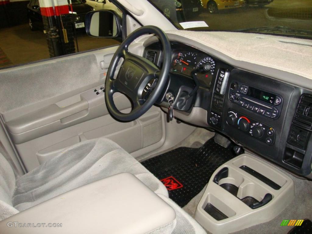 2003 Dakota Sport Quad Cab 4x4 - Black / Taupe photo #17