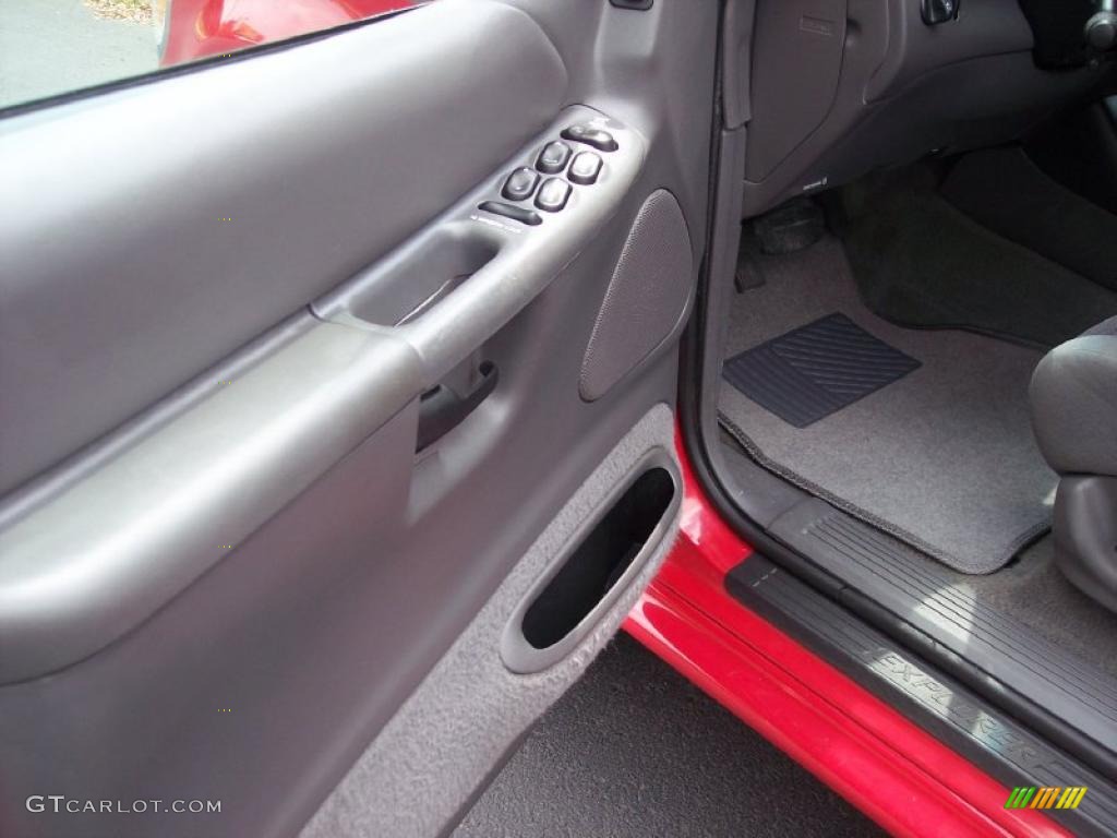 1999 Explorer XLT 4x4 - Bright Red Clearcoat / Dark Graphite photo #24