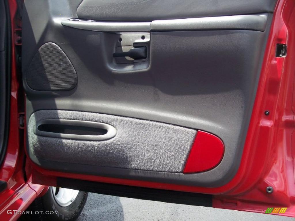 1999 Explorer XLT 4x4 - Bright Red Clearcoat / Dark Graphite photo #33