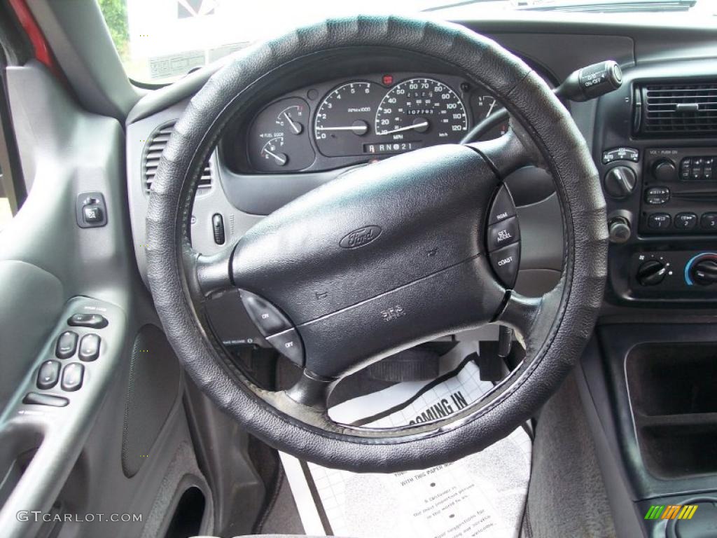 1999 Explorer XLT 4x4 - Bright Red Clearcoat / Dark Graphite photo #44