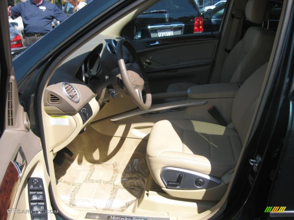 2009 ML 320 BlueTec 4Matic - Jade Green Metallic / Cashmere photo #23