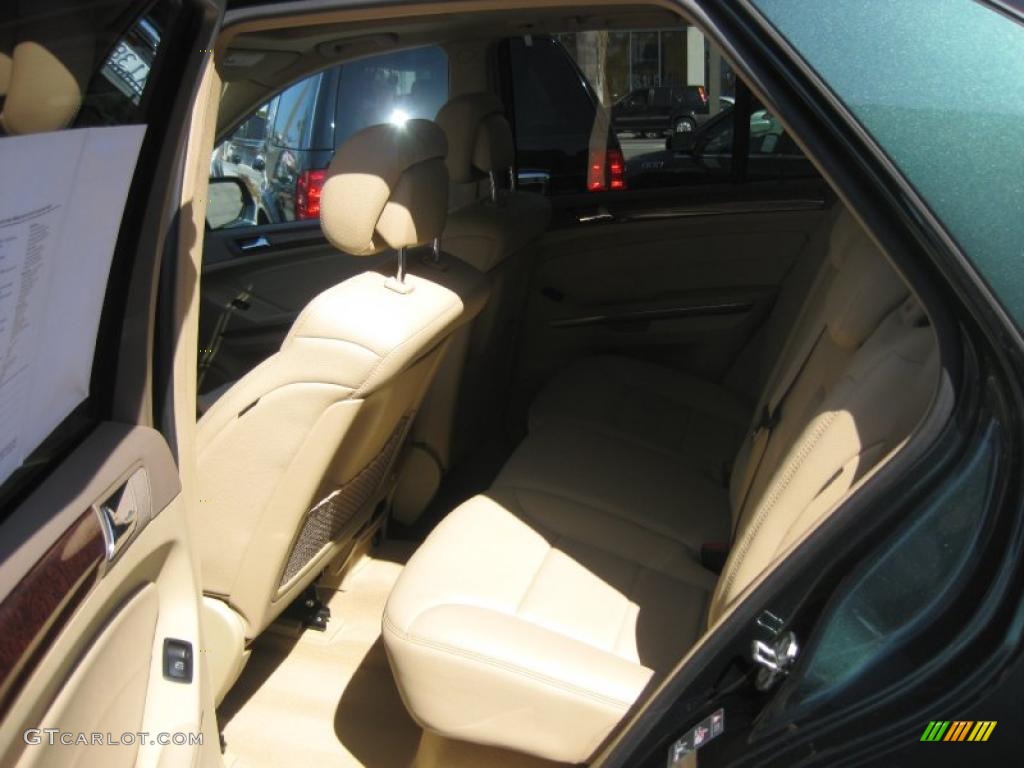 2009 ML 320 BlueTec 4Matic - Jade Green Metallic / Cashmere photo #24
