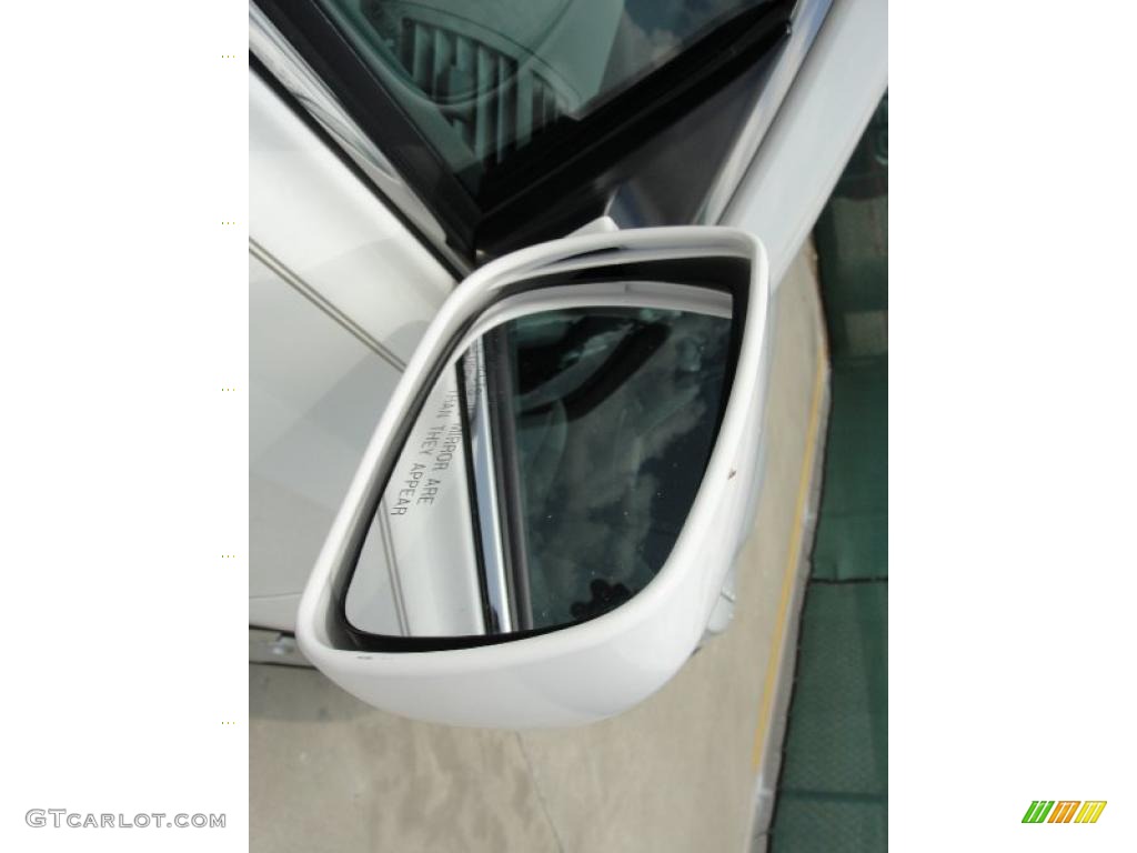 2010 Camry LE - Super White / Ash Gray photo #17