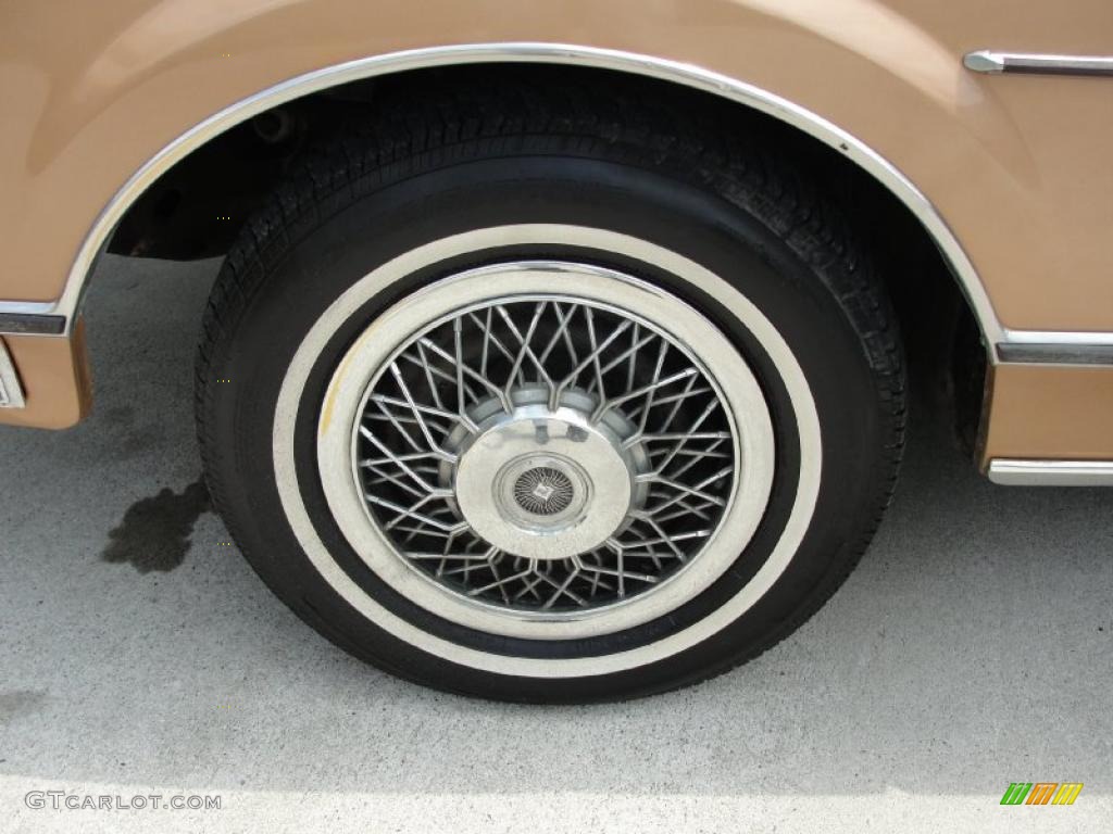 1985 Lincoln Town Car Standard Town Car Model Wheel Photo #30761551
