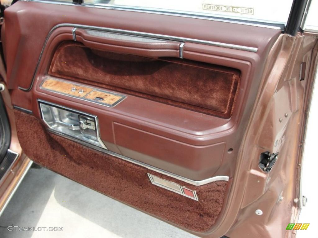 1985 Lincoln Town Car Standard Town Car Model Carob Brown Door Panel Photo #30761747