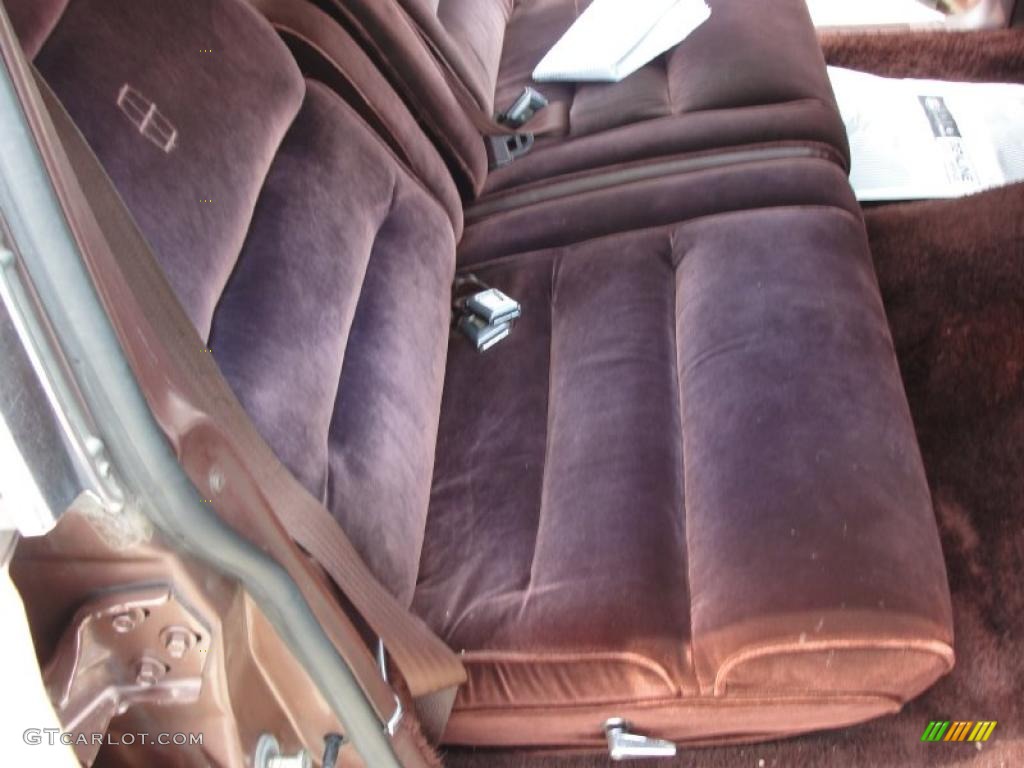 1985 Lincoln Town Car Standard Town Car Model Front Seat Photo #30761779