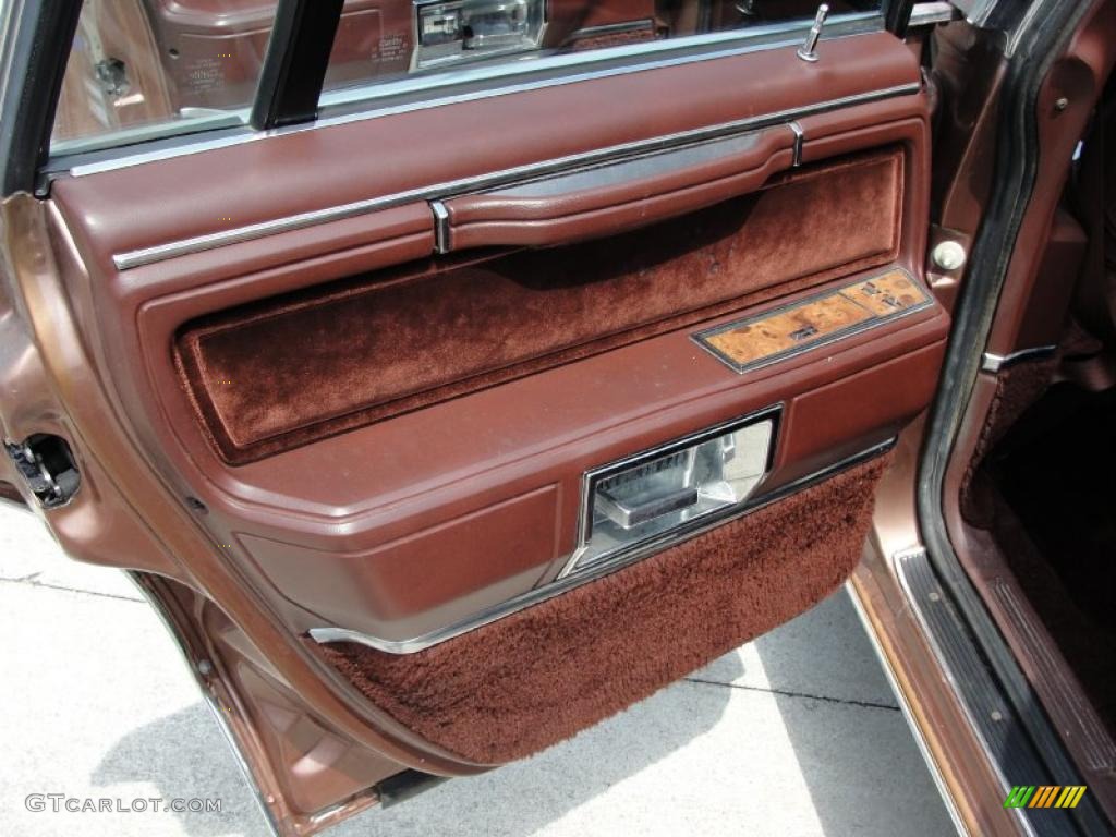 1985 Lincoln Town Car Standard Town Car Model Carob Brown Door Panel Photo #30761835