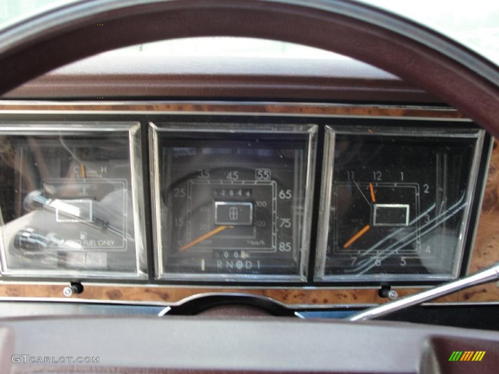 1985 Lincoln Town Car Standard Town Car Model Gauges Photo #30761959