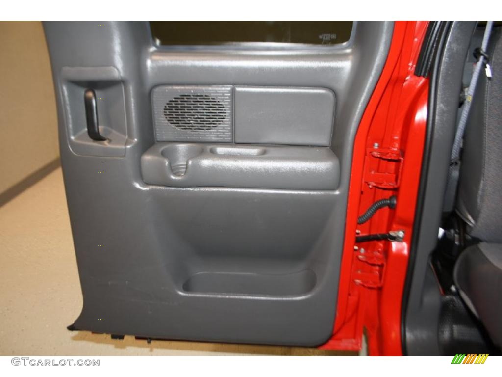 2004 Silverado 1500 LS Extended Cab 4x4 - Sport Red Metallic / Dark Charcoal photo #28