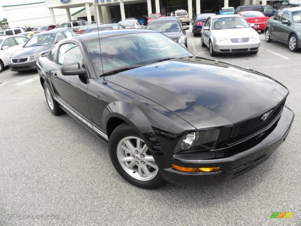 2006 Mustang V6 Premium Coupe - Black / Red/Dark Charcoal photo #1