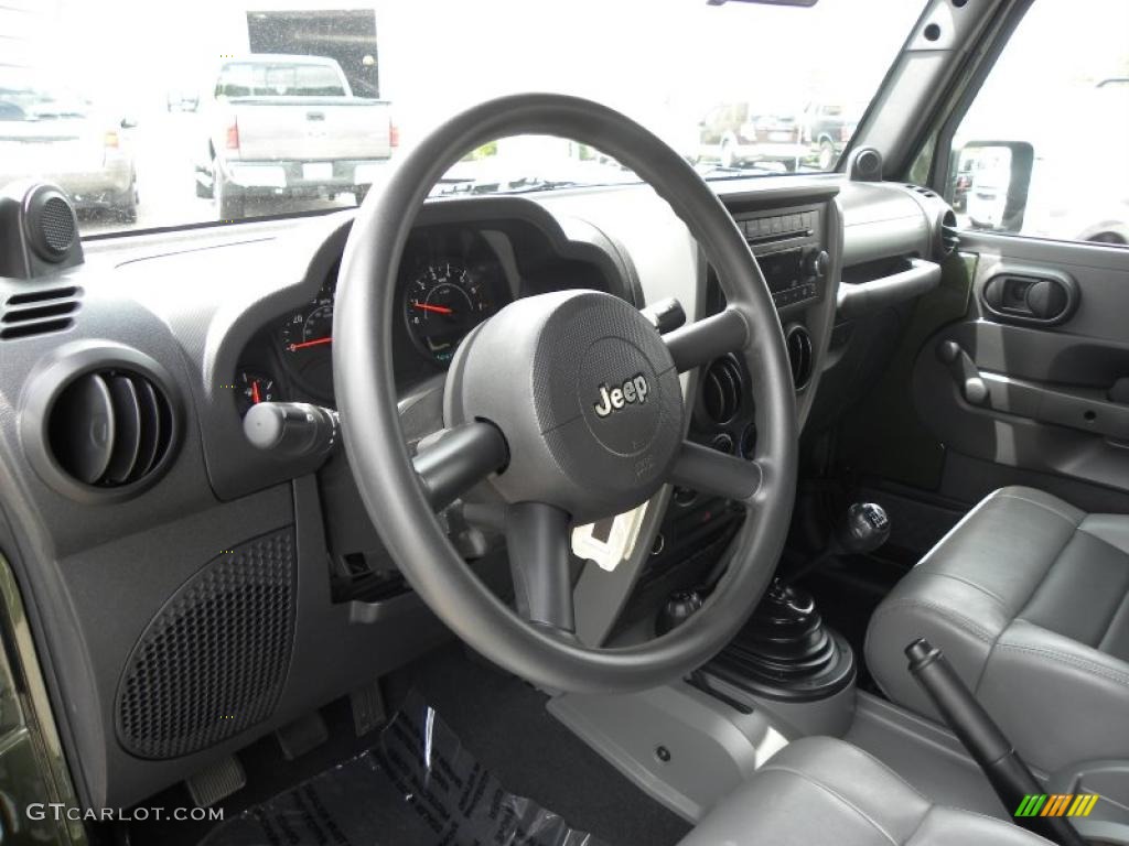 2009 Wrangler X 4x4 - Jeep Green Metallic / Dark Slate Gray/Medium Slate Gray photo #3