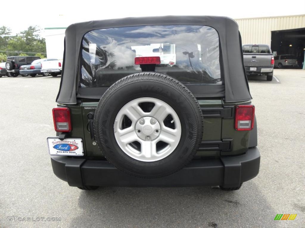 2009 Wrangler X 4x4 - Jeep Green Metallic / Dark Slate Gray/Medium Slate Gray photo #11