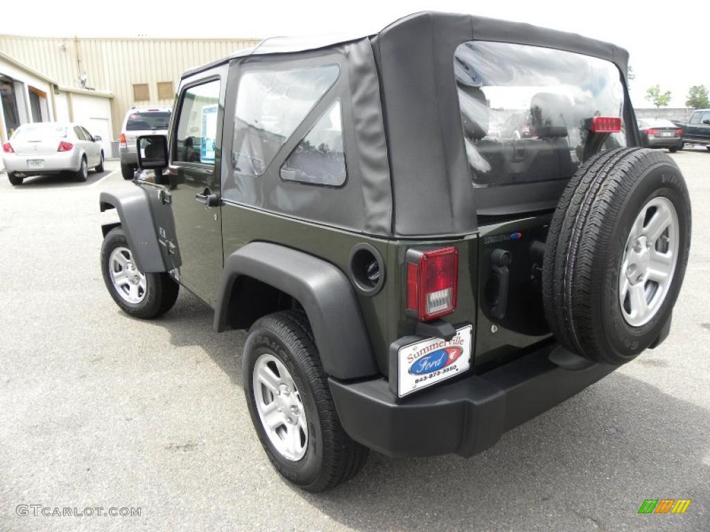 2009 Wrangler X 4x4 - Jeep Green Metallic / Dark Slate Gray/Medium Slate Gray photo #12