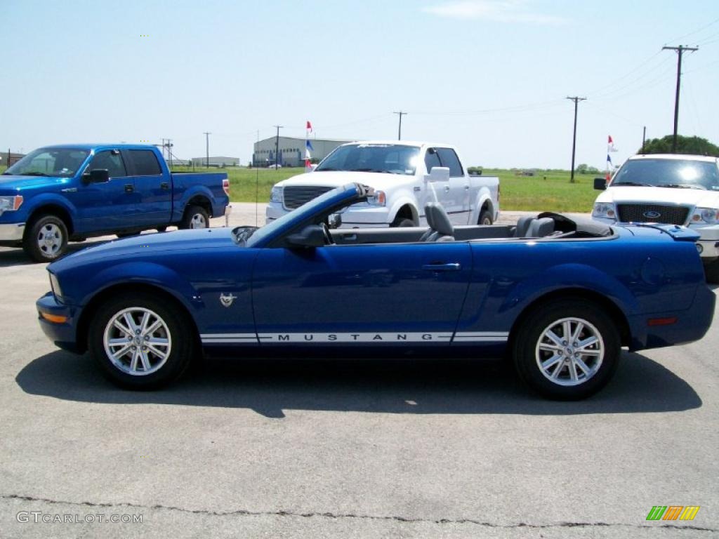 2009 Mustang V6 Premium Convertible - Vista Blue Metallic / Light Graphite photo #2