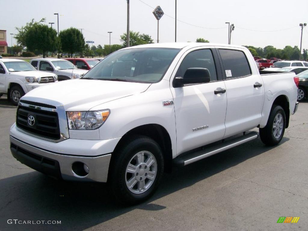 2010 Tundra CrewMax 4x4 - Super White / Sand Beige photo #2