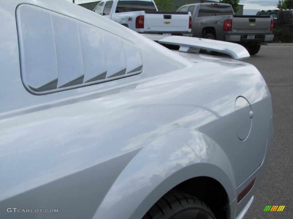2008 Mustang GT Premium Coupe - Brilliant Silver Metallic / Dark Charcoal photo #19