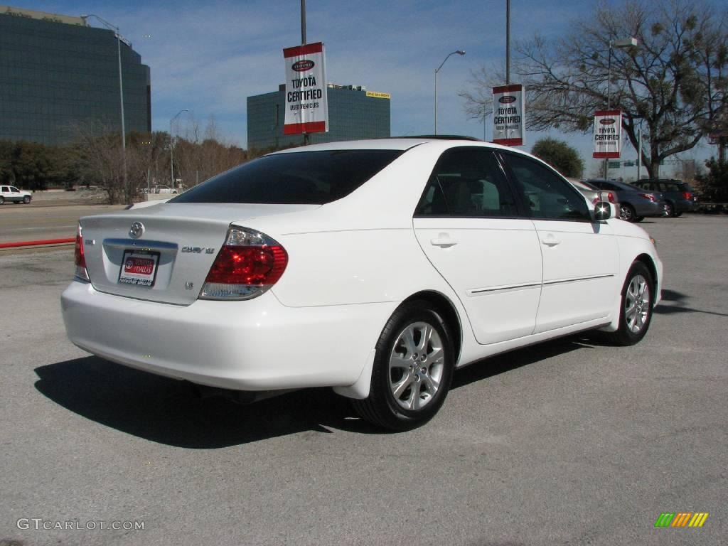 2005 Camry XLE V6 - Super White / Taupe photo #6