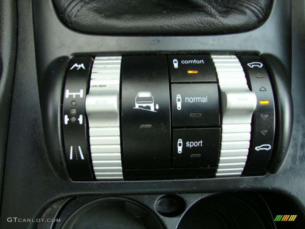 2005 Porsche Cayenne Standard Cayenne Model Controls Photo #30777436
