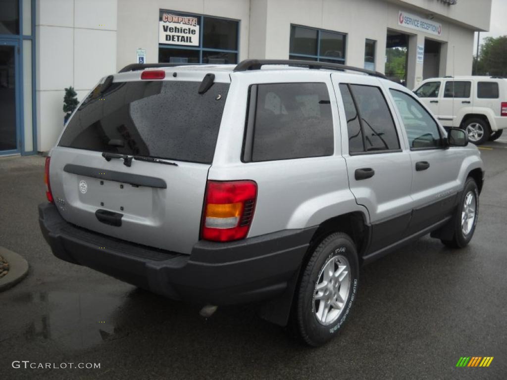 2004 Grand Cherokee Laredo 4x4 - Bright Silver Metallic / Dark Slate Gray photo #2