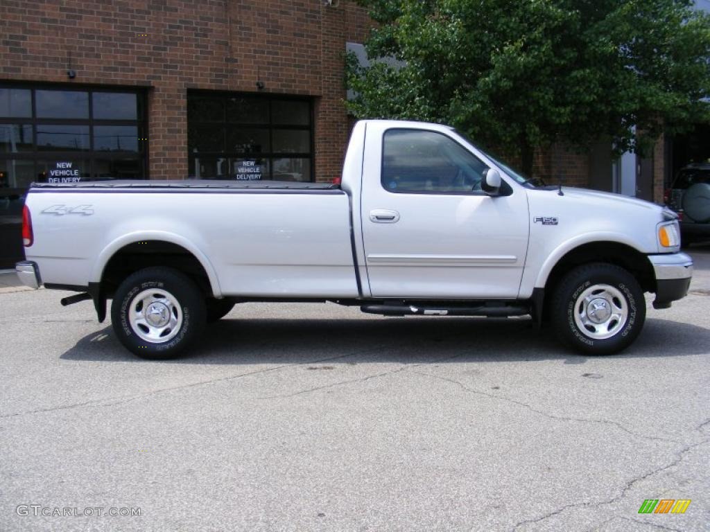 2003 F150 XLT Regular Cab 4x4 - Silver Metallic / Medium Graphite Grey photo #2