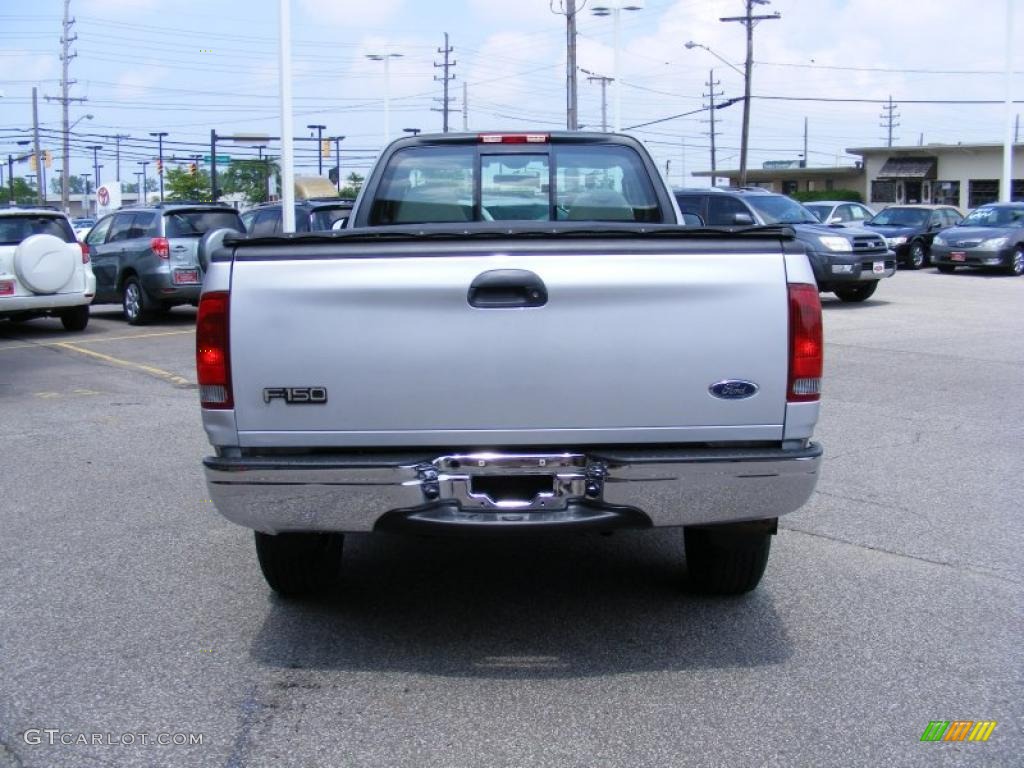 2003 F150 XLT Regular Cab 4x4 - Silver Metallic / Medium Graphite Grey photo #4