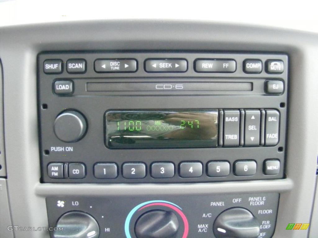 2003 F150 XLT Regular Cab 4x4 - Silver Metallic / Medium Graphite Grey photo #17