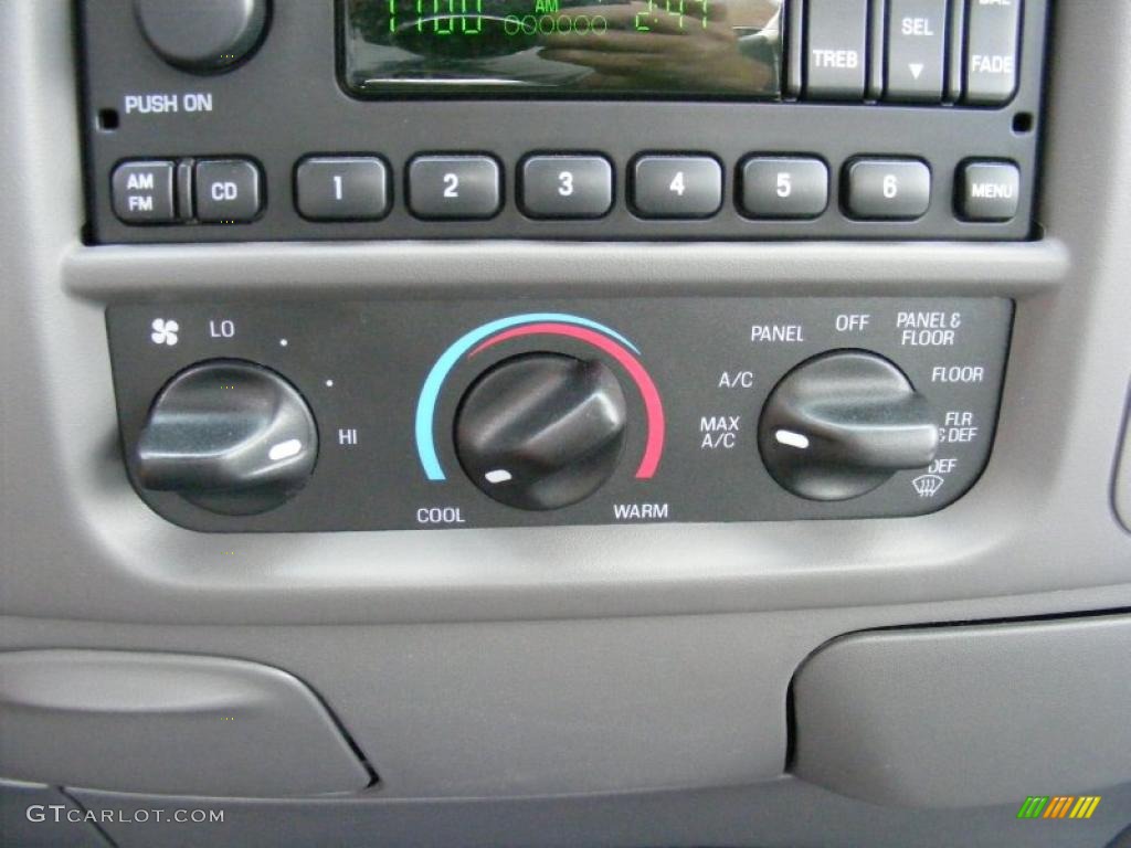 2003 F150 XLT Regular Cab 4x4 - Silver Metallic / Medium Graphite Grey photo #18