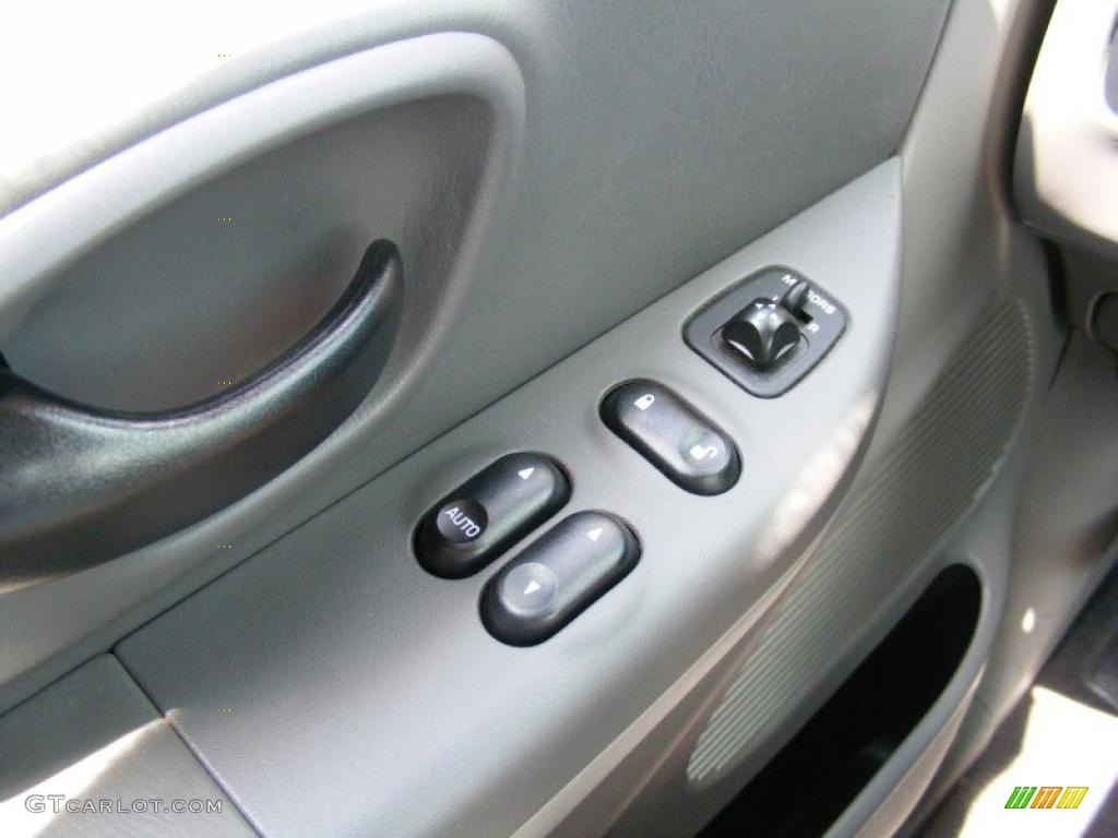 2003 F150 XLT Regular Cab 4x4 - Silver Metallic / Medium Graphite Grey photo #19