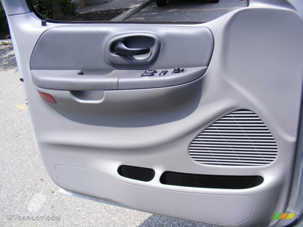 2003 F150 XLT Regular Cab 4x4 - Silver Metallic / Medium Graphite Grey photo #20