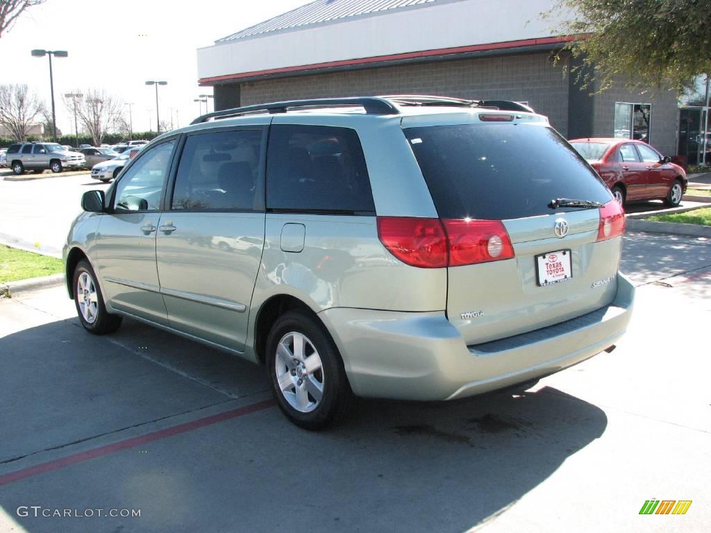 2006 Sienna LE - Silver Pine Mica / Taupe photo #5