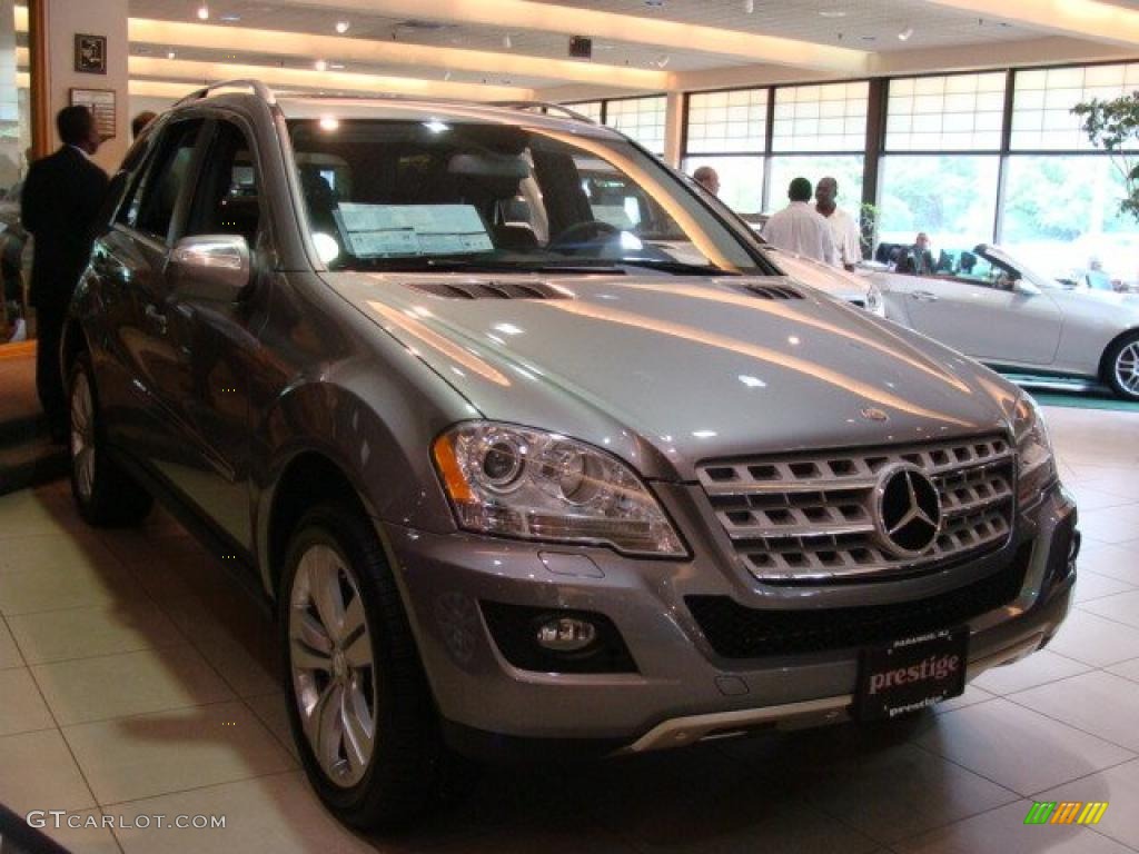 2010 ML 350 4Matic - Palladium Silver Metallic / Black photo #1