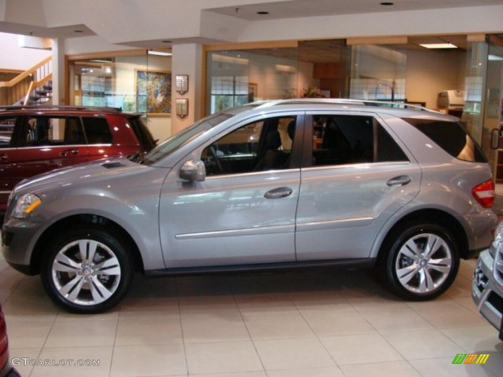 2010 ML 350 4Matic - Palladium Silver Metallic / Black photo #3
