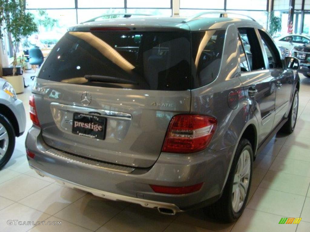 2010 ML 350 4Matic - Palladium Silver Metallic / Black photo #6