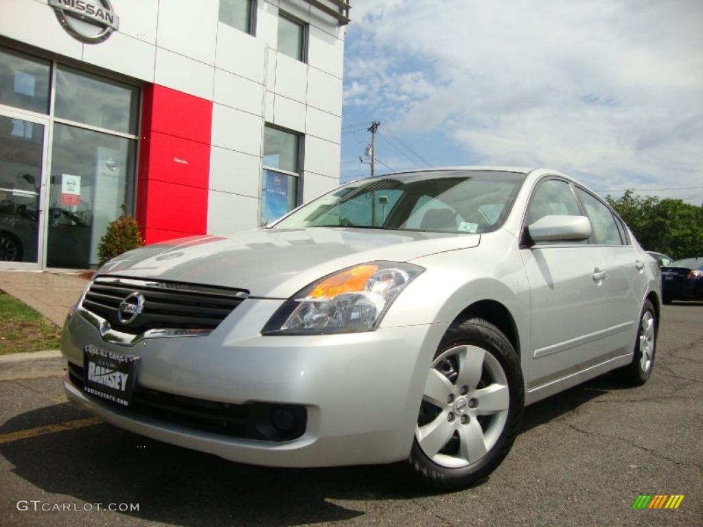 2007 Altima 2.5 S - Radiant Silver Metallic / Blond photo #1