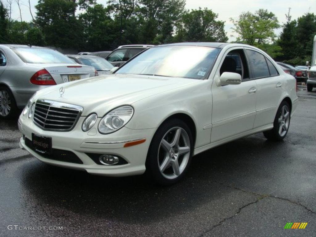 2008 E 350 4Matic Sedan - Arctic White / Black photo #1