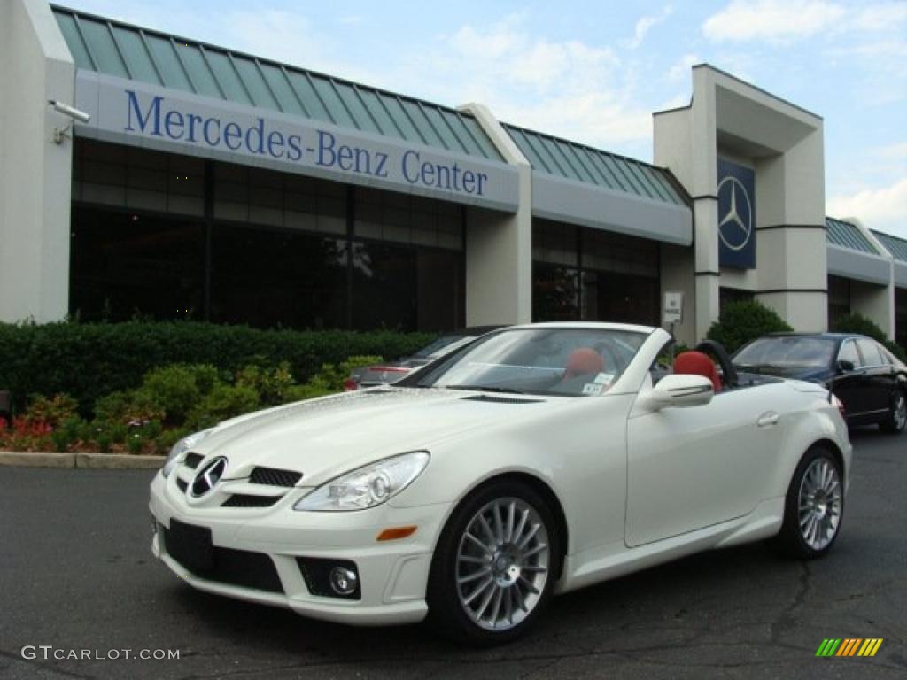 Arctic White Mercedes-Benz SLK