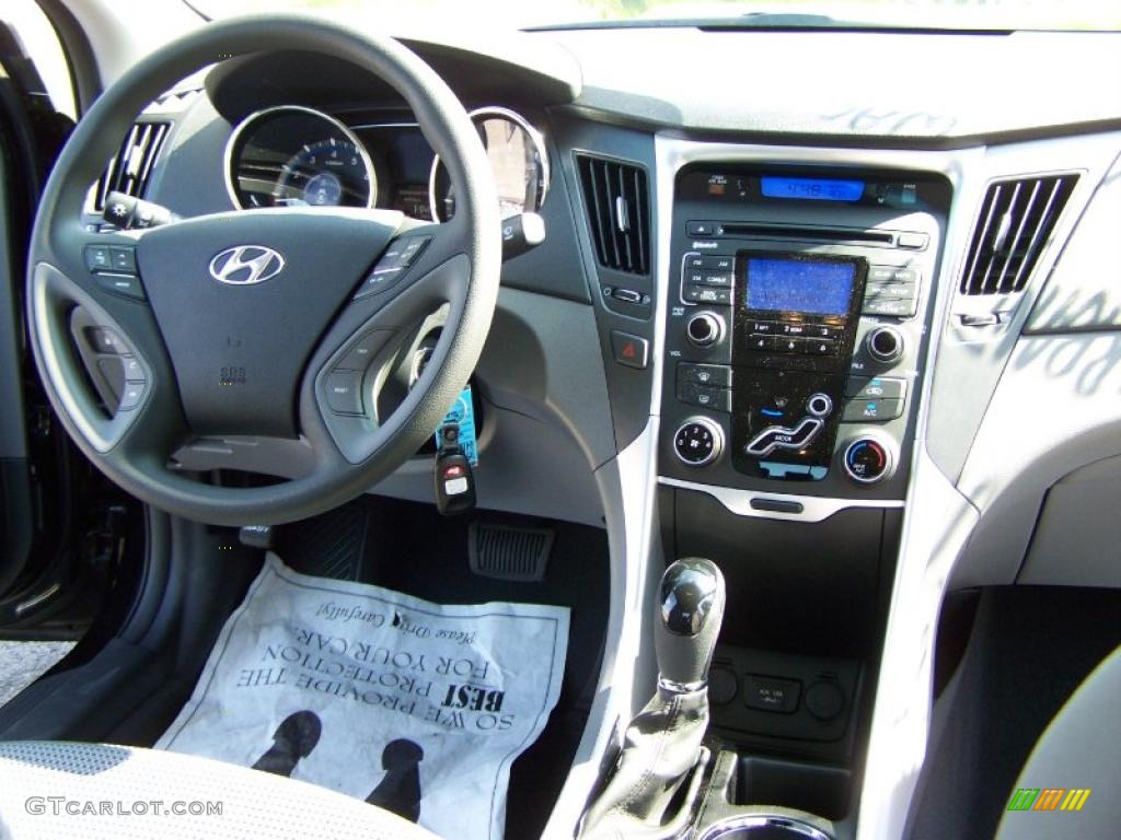 2011 Sonata GLS - Midnight Black / Gray photo #13