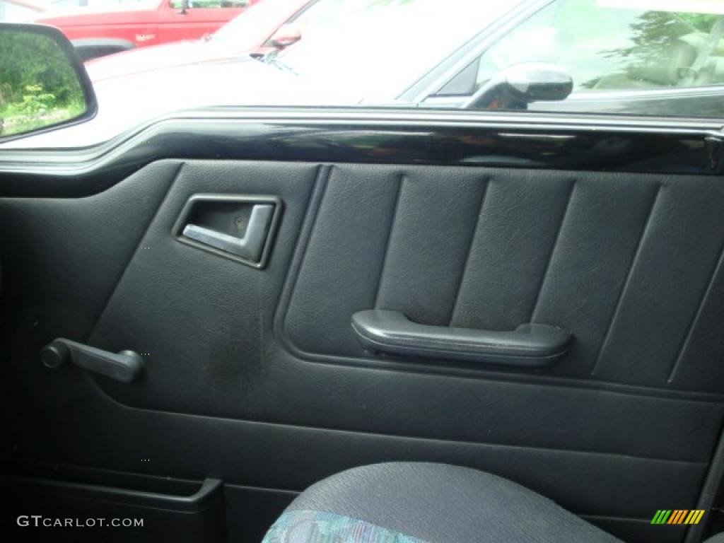 1997 Tracker Soft Top 4x4 - Black / Dark Charcoal photo #12