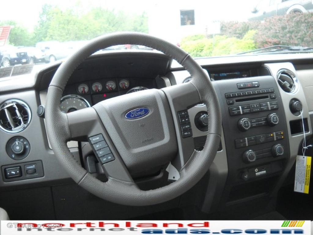 2010 F150 XLT SuperCrew 4x4 - Red Candy Metallic / Medium Stone photo #14
