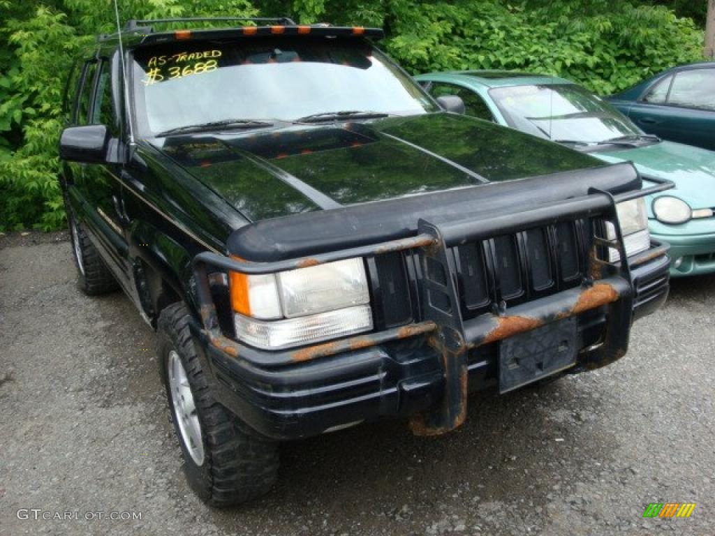 Black Jeep Grand Cherokee