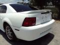 2000 Crystal White Ford Mustang V6 Coupe  photo #7