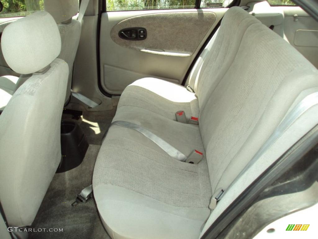 1998 S Series SW2 Wagon - White / Black/Gray photo #5