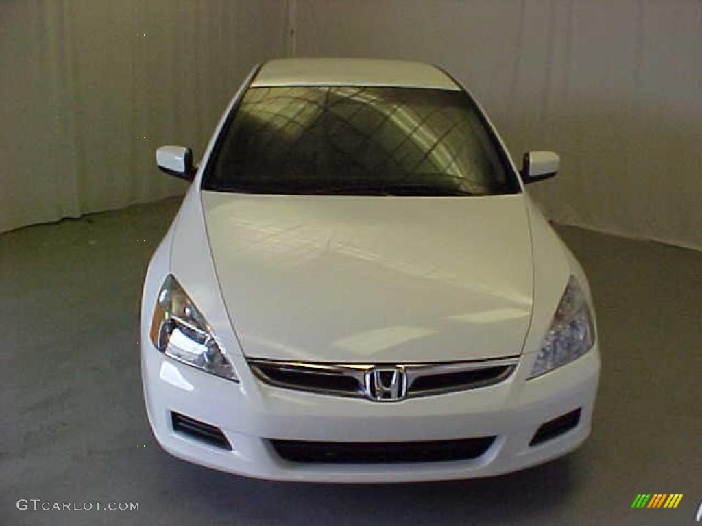 2007 Accord LX Sedan - Taffeta White / Ivory photo #2