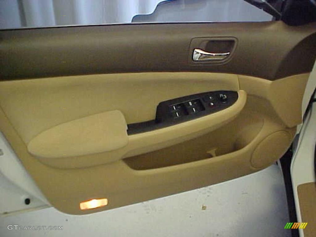 2007 Accord LX Sedan - Taffeta White / Ivory photo #17