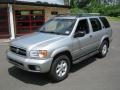 2002 Chrome Silver Metallic Nissan Pathfinder SE 4x4  photo #1