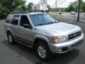 2002 Chrome Silver Metallic Nissan Pathfinder SE 4x4  photo #2