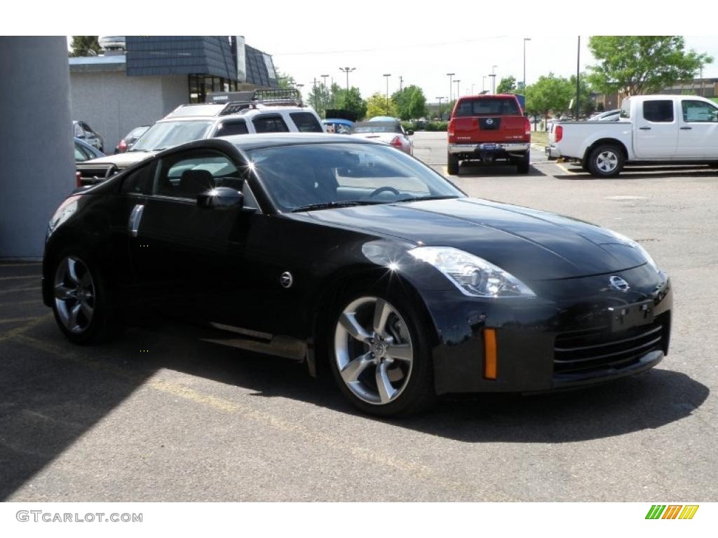 Black with red flames 2006 nissan 350z #4