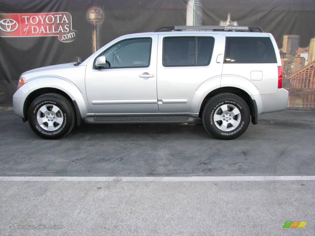 2005 Pathfinder SE - Silver Lightning Metallic / Graphite photo #1