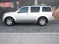 2005 Silver Lightning Metallic Nissan Pathfinder SE  photo #1